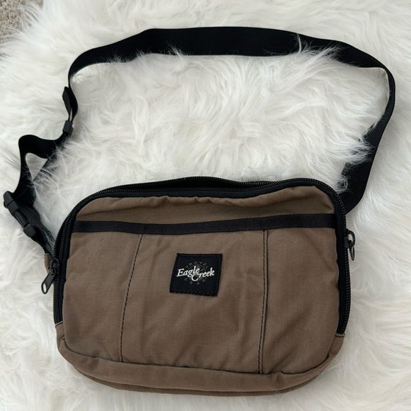 EAGLE CREEK EXPLORE HIP PACK - Picture 1 of 4